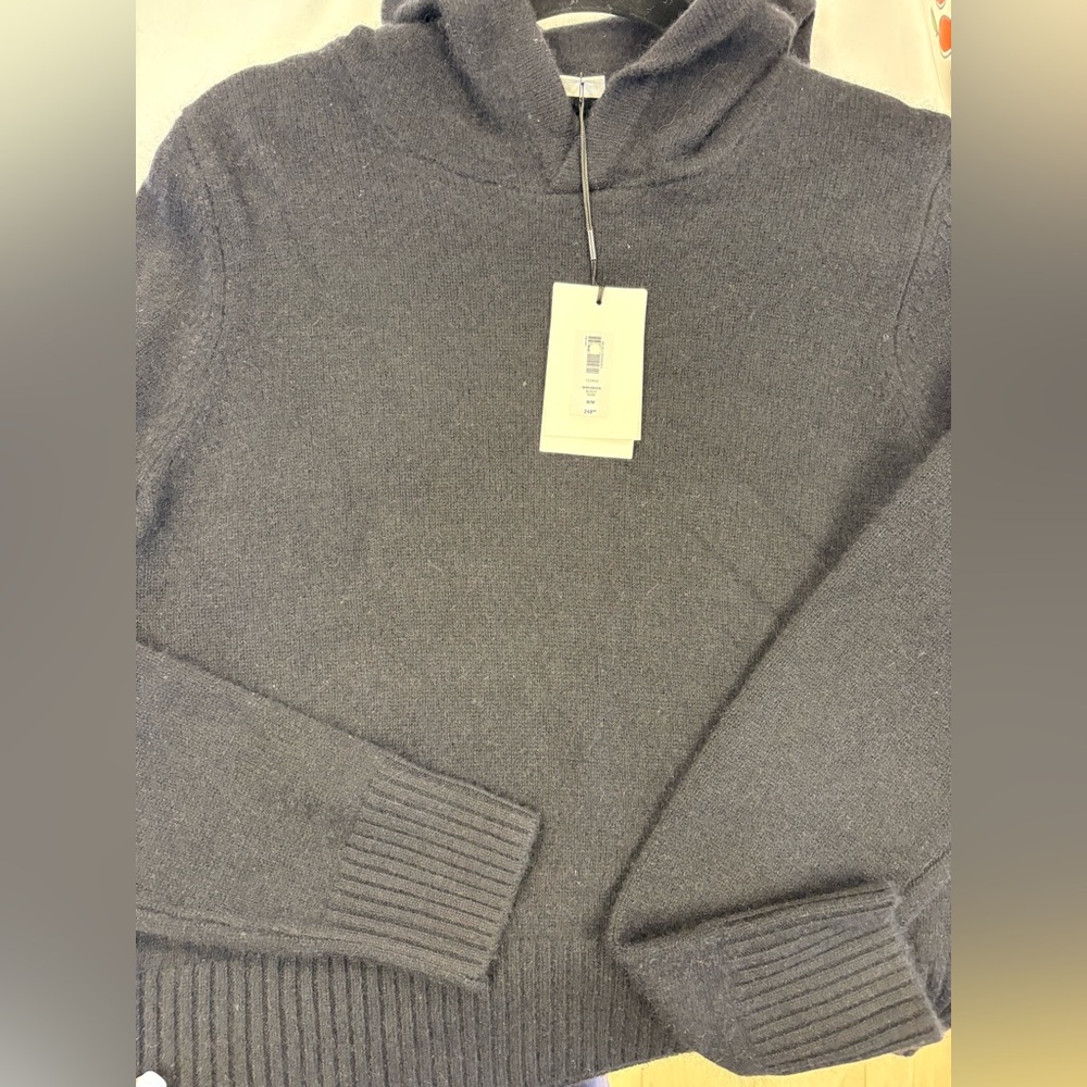 NWT aritzia shrunken hooded cashmere sweater